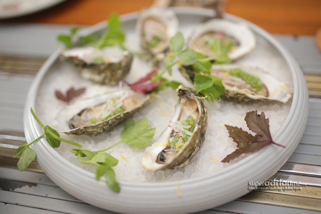 Oysters with Parsley and Chardonnay Vinegar Sago Pearls (S$58 per dozen)